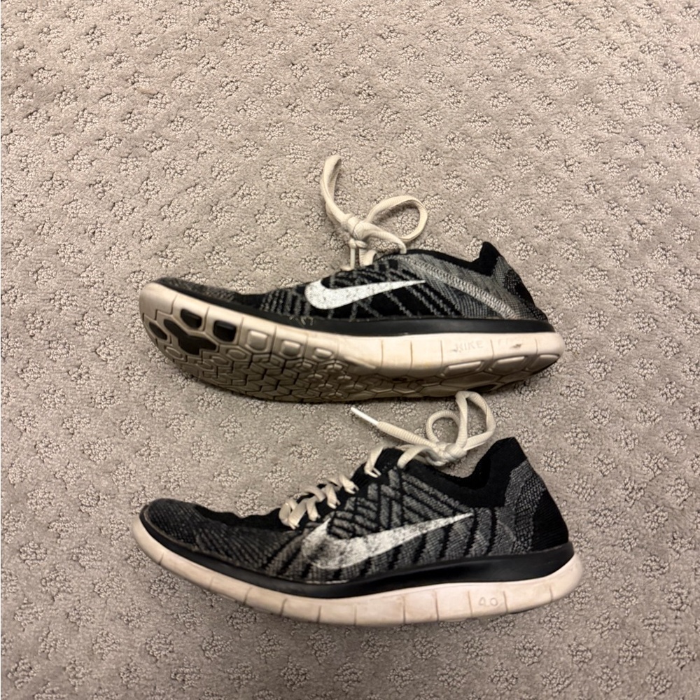 Nike Free 4.0 Flyknit Women's Shoes Black & White - Picture 3 of 5